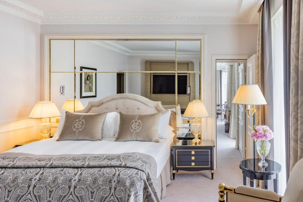 Un ou plusieurs lits dans un hébergement de l'établissement InterContinental Paris Le Grand by IHG