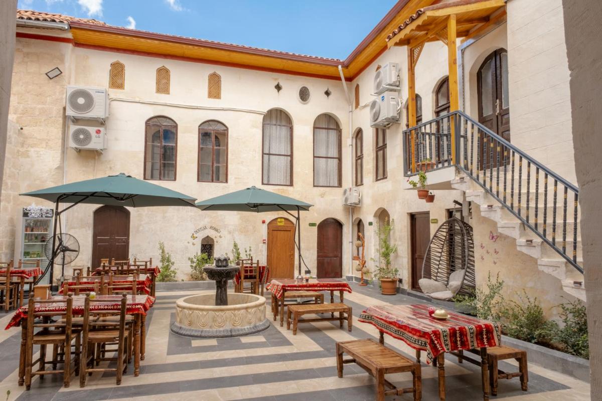 Dostlar Konagi - Housity