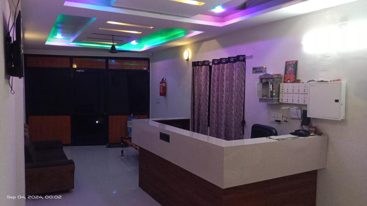 Suitetrails - Hotel Ambe Palace