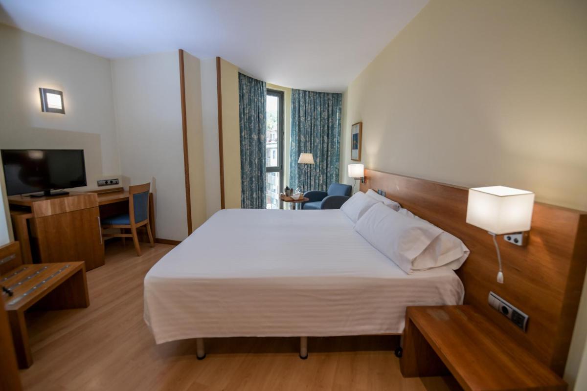 Hotel Mieres del Camino - Housity