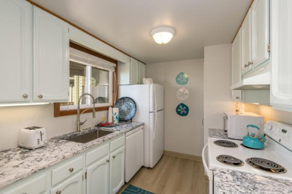 Little Creek Cove Beach Resort - Housity