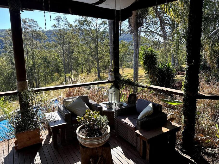 Charity Creek Retreat - Housity