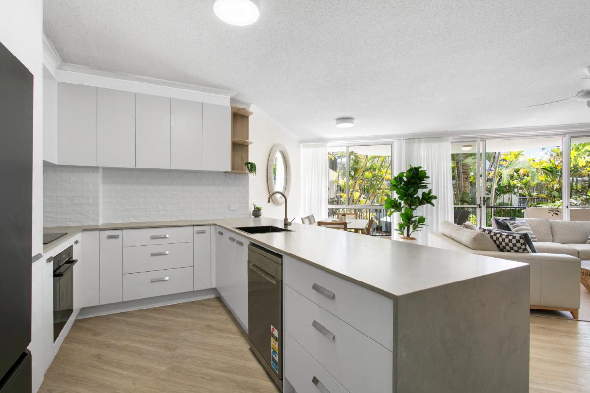 Noosa Tropicana - Housity