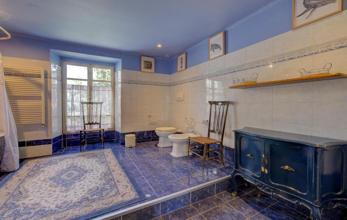 Nice Apartment In Nembro With Wifi - Housity