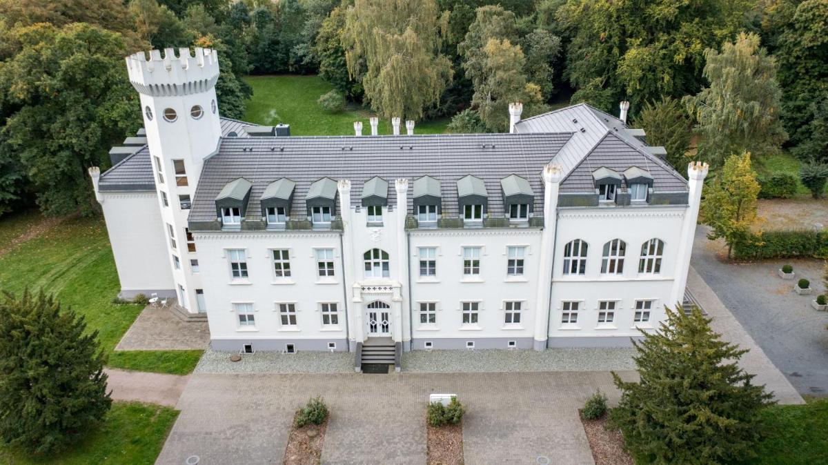 Schloss Hohendorf - Housity