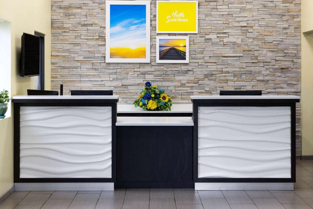 Days Inn by Wyndham Ladson Summerville Charleston - Housity