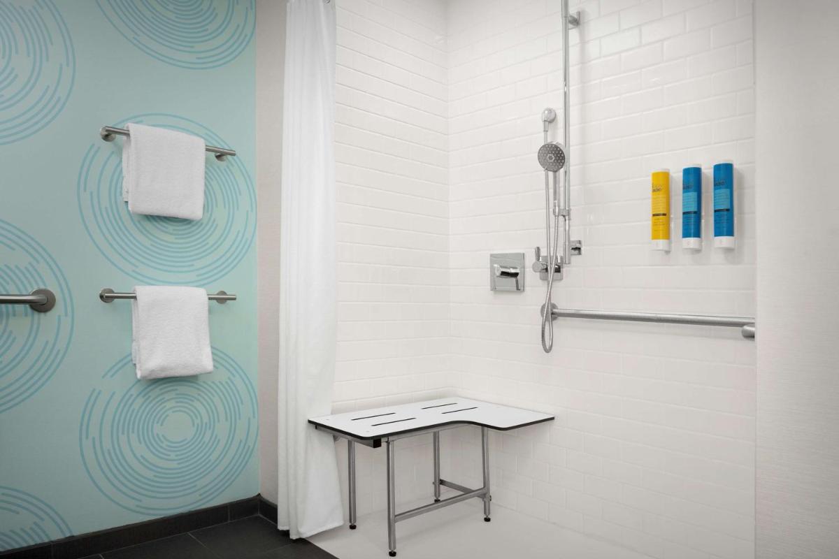 Tru By Hilton Jacksonville Airport - Housity