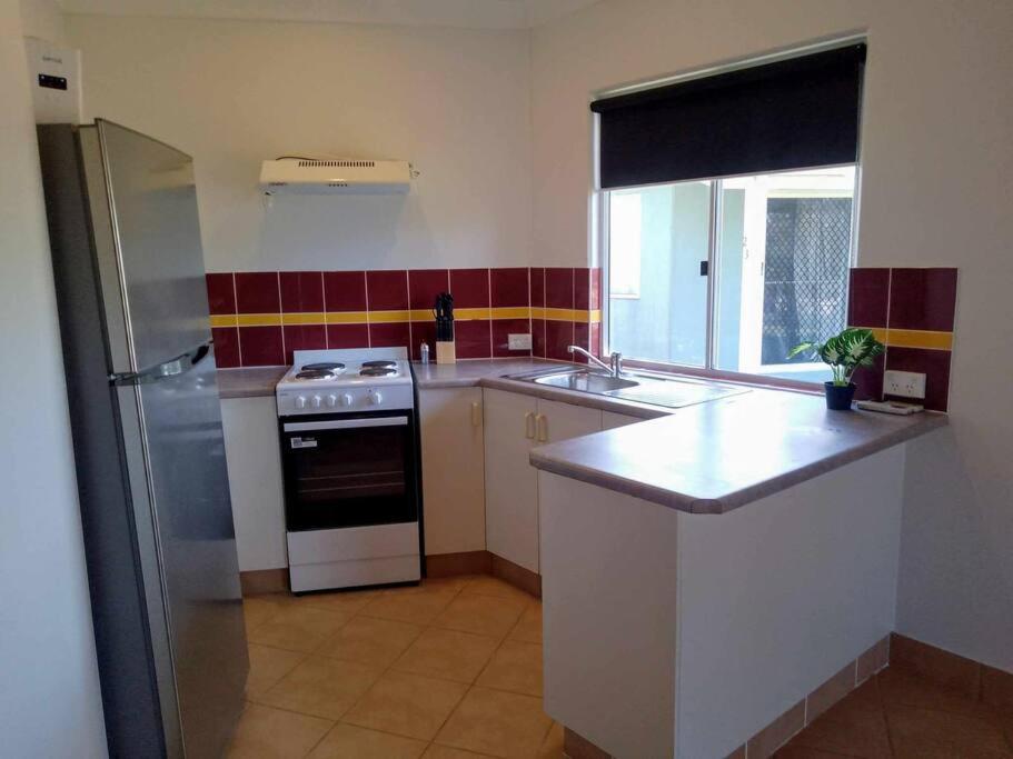 Sea View Villa. 2 bedroom. Sleeps 4. Free WIFI - Housity