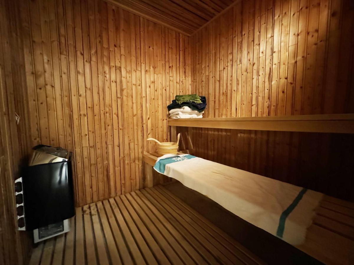 Lovely villa with a high standard in Karlsborg - Housity