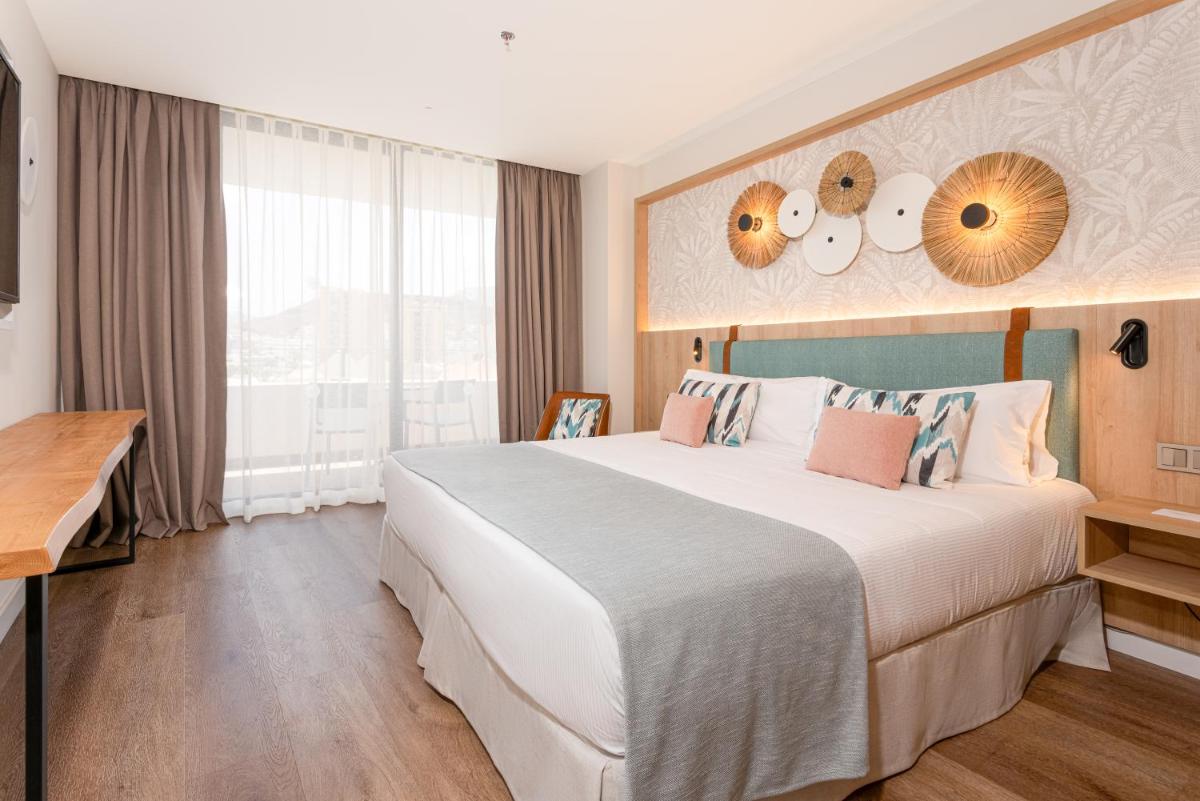 Cama o camas de una habitación en Mediterranean Palace