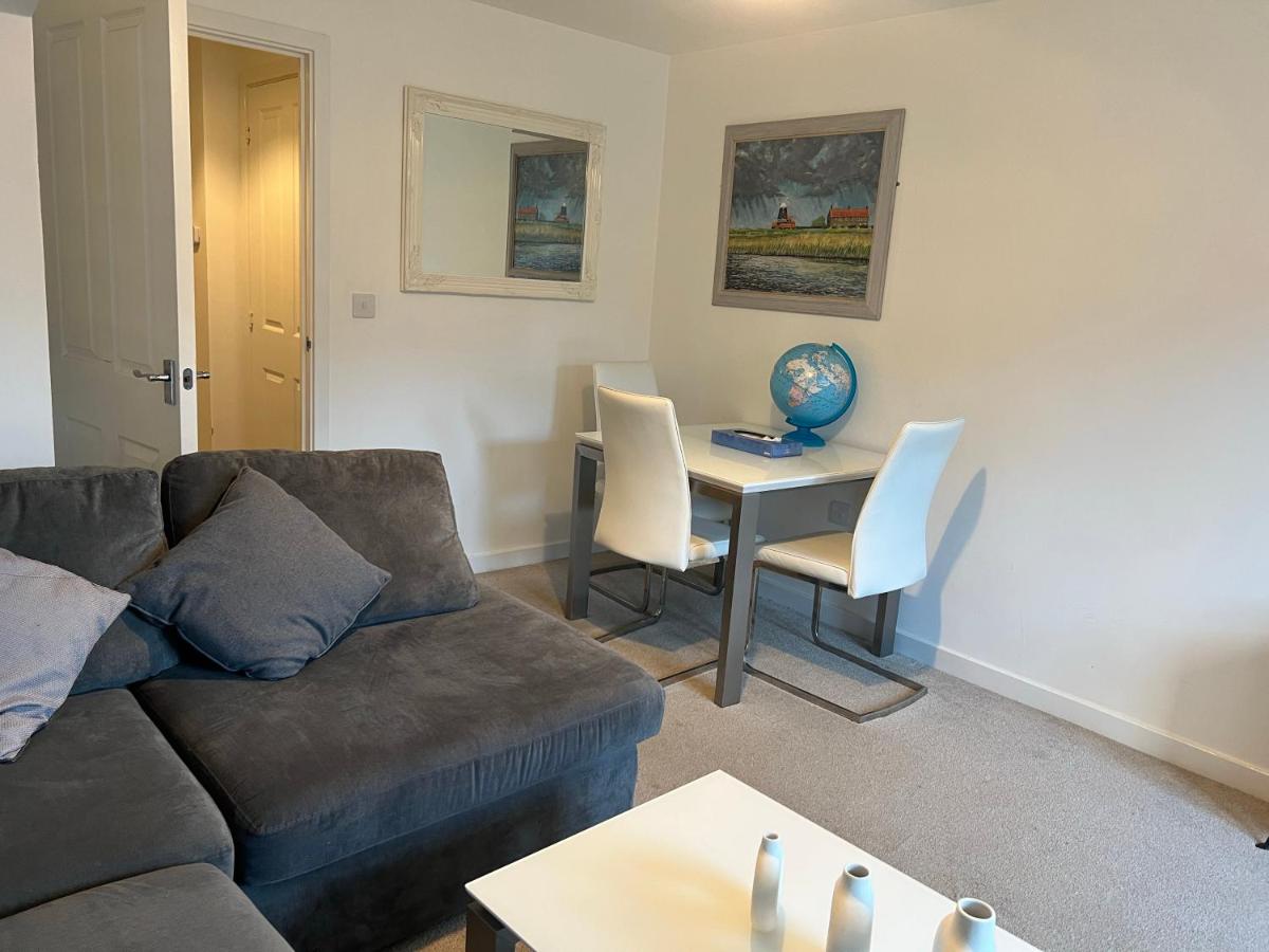 Marina Breeze - Housity