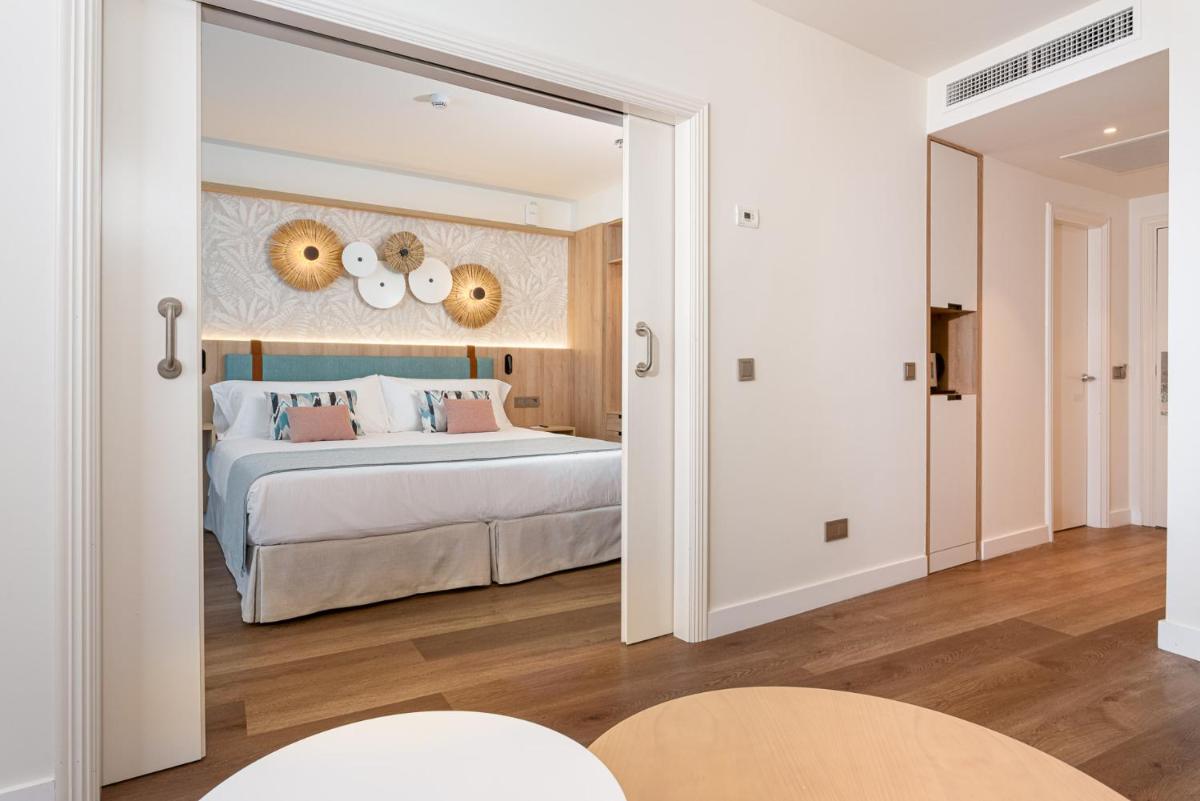 Cama o camas de una habitación en Mediterranean Palace