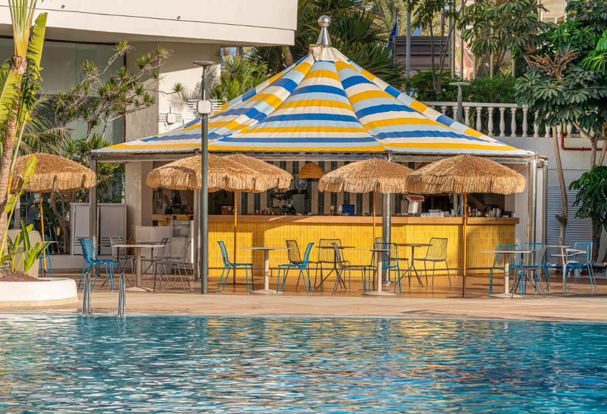 Piscina en o cerca de Mediterranean Palace