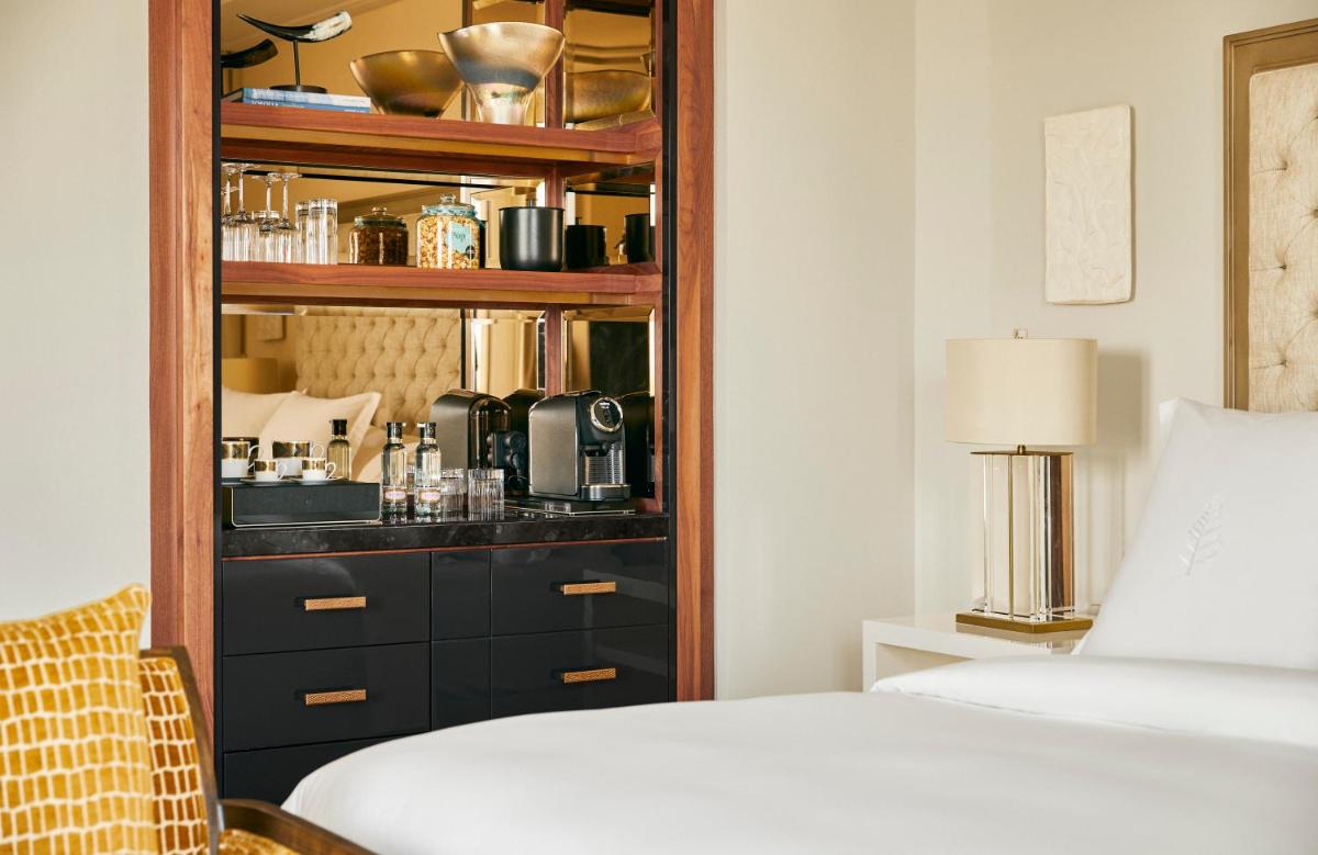 Cama o camas de una habitación en Four Seasons Hotel Madrid