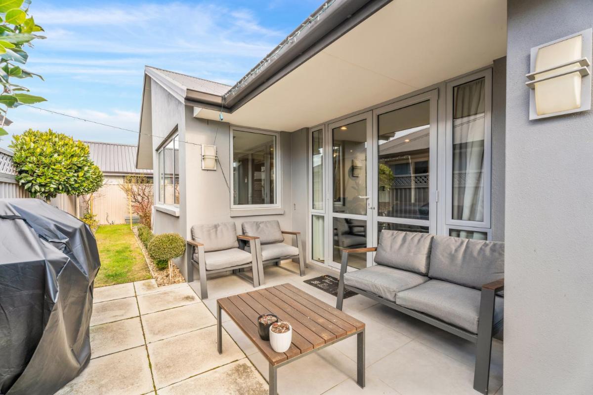 Beauty on Bantry - Alexandra Holiday Home - Hizvo