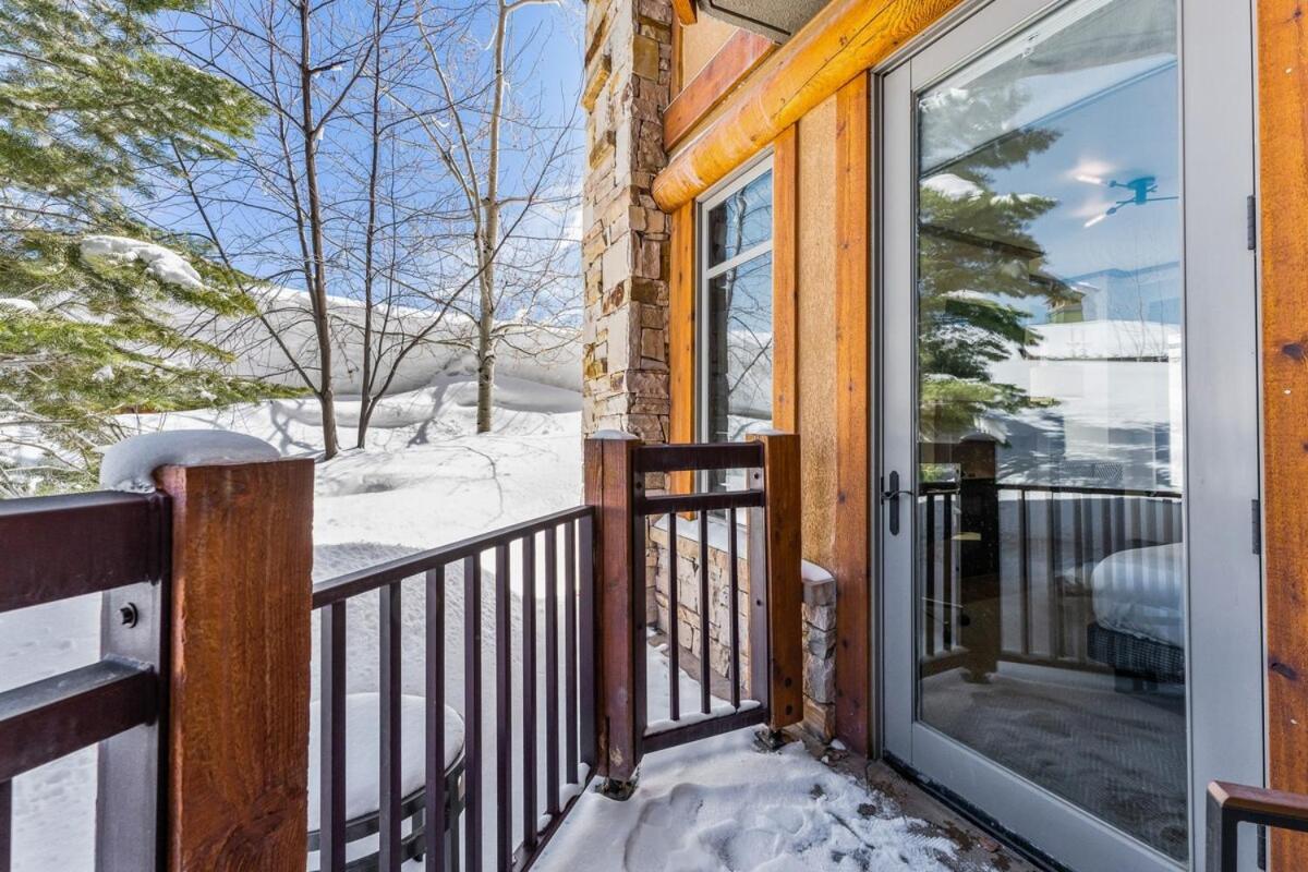 Ski-In & Out at Canyons, Pet-Friendly, Cozy Fireplace, Sleeps 10 - Housity