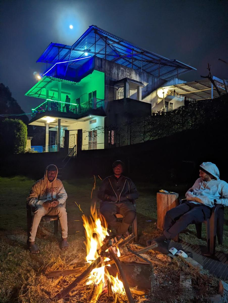 Misty Moonrise - Housity