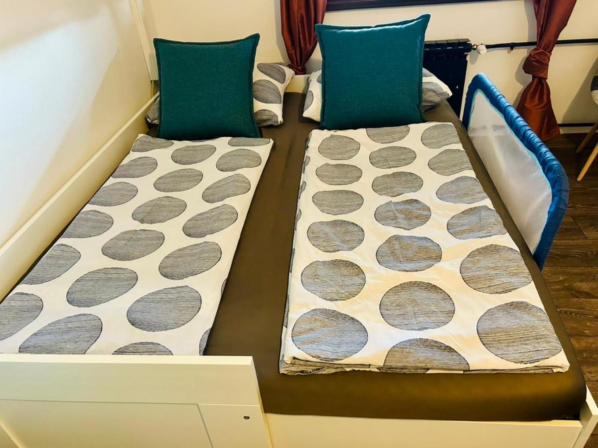 Fly by Suite - Zagreb Airport - 0-24h Self check in - Free parking - long term parking option - Housity