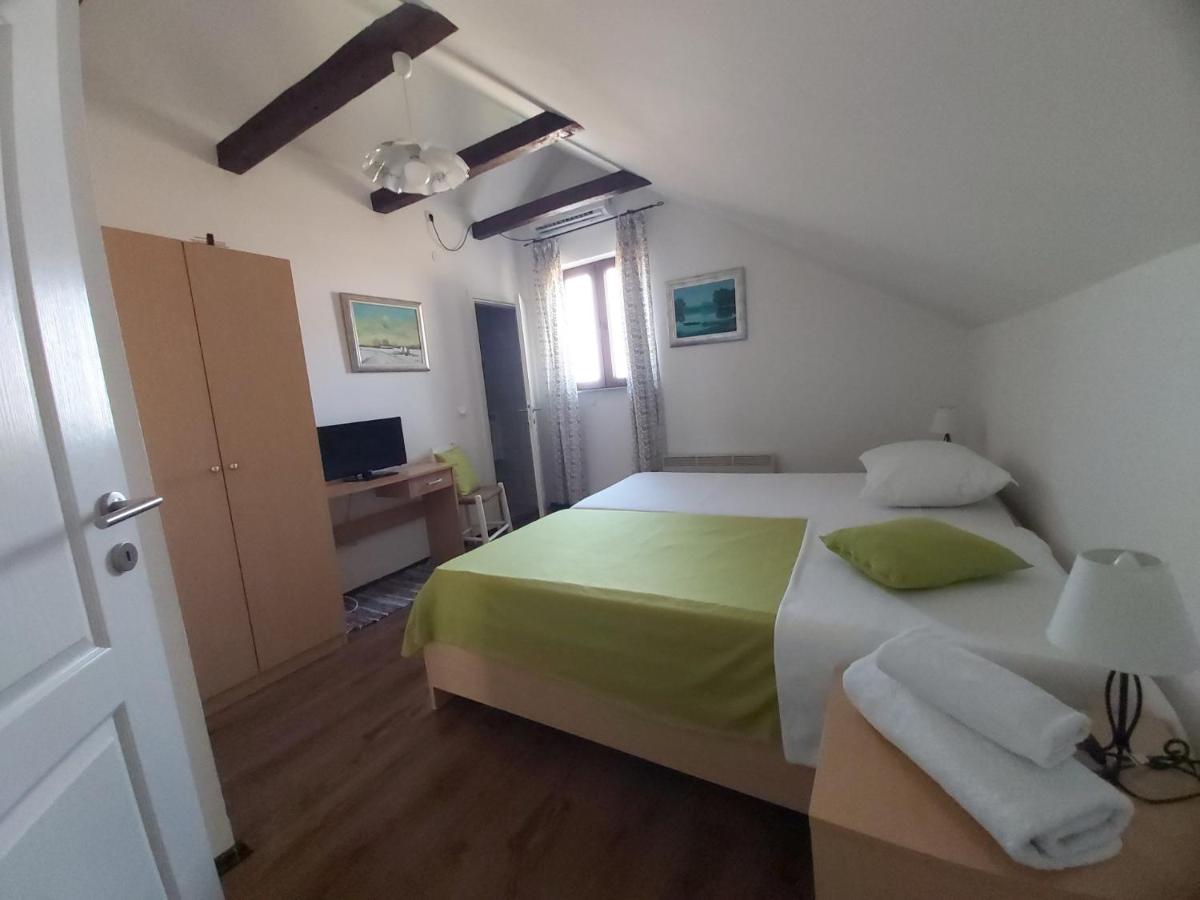 Izletište Opatovac - Housity