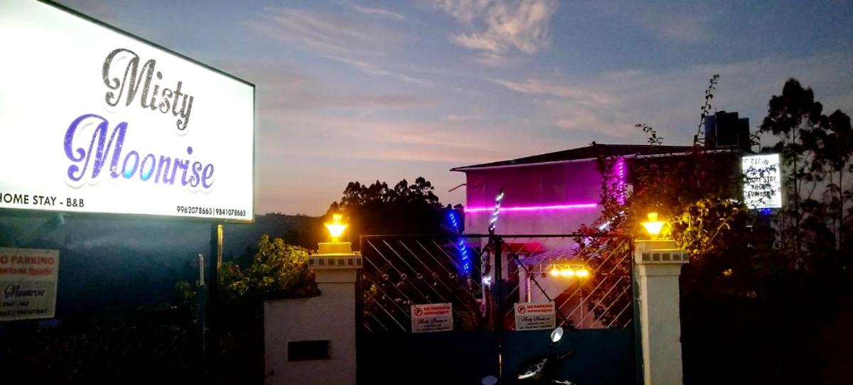 Misty Moonrise - Housity