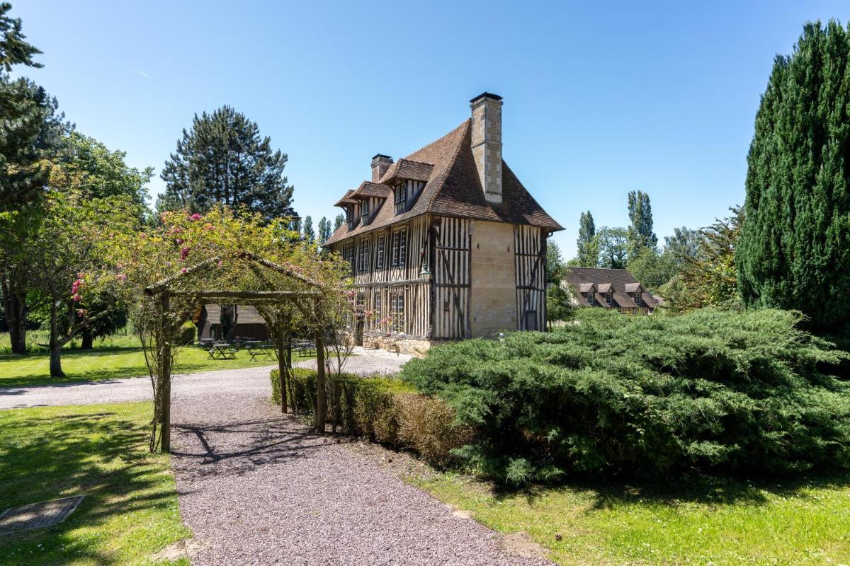 Jardin de l'établissement Les Manoirs des Portes de Deauville - Small Luxury Hotel Of The World