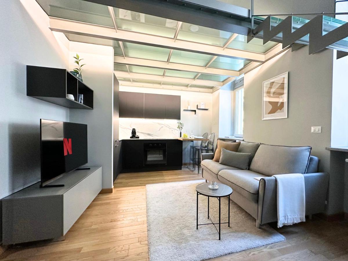Jacuzzi Luxury Apartment in the Town Centre - Hizvo