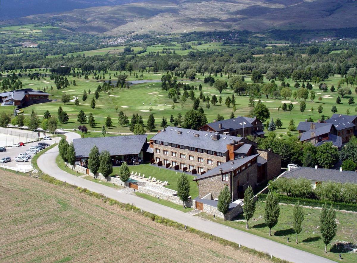 Hotel Fontanals Golf - Housity