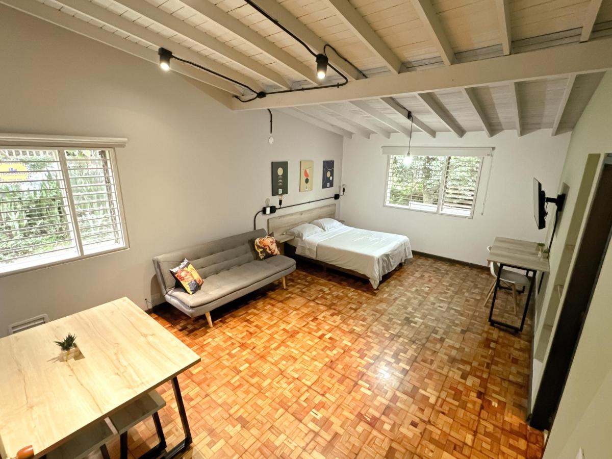 Apartaestudio amueblado en Poblado FRN106 - Housity
