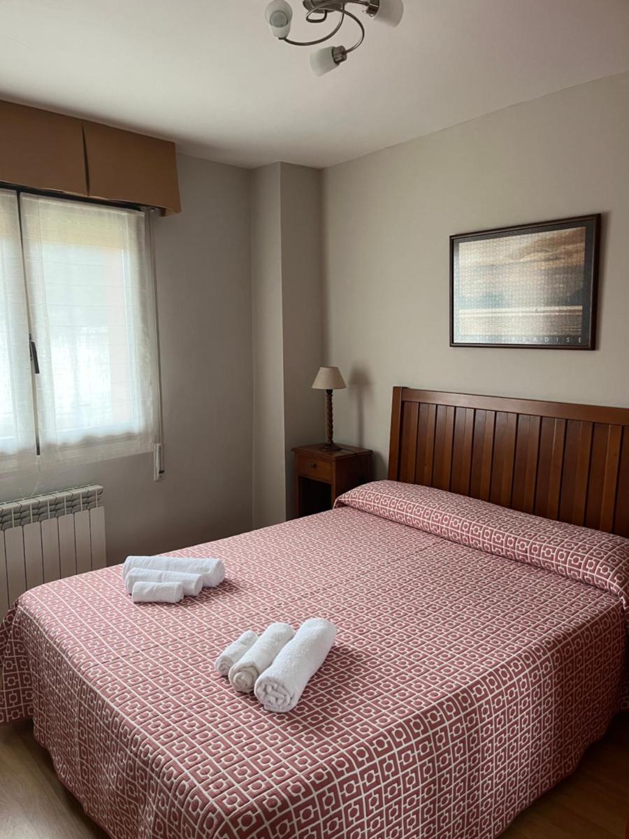 Santa Coloma Apartamentos - Housity