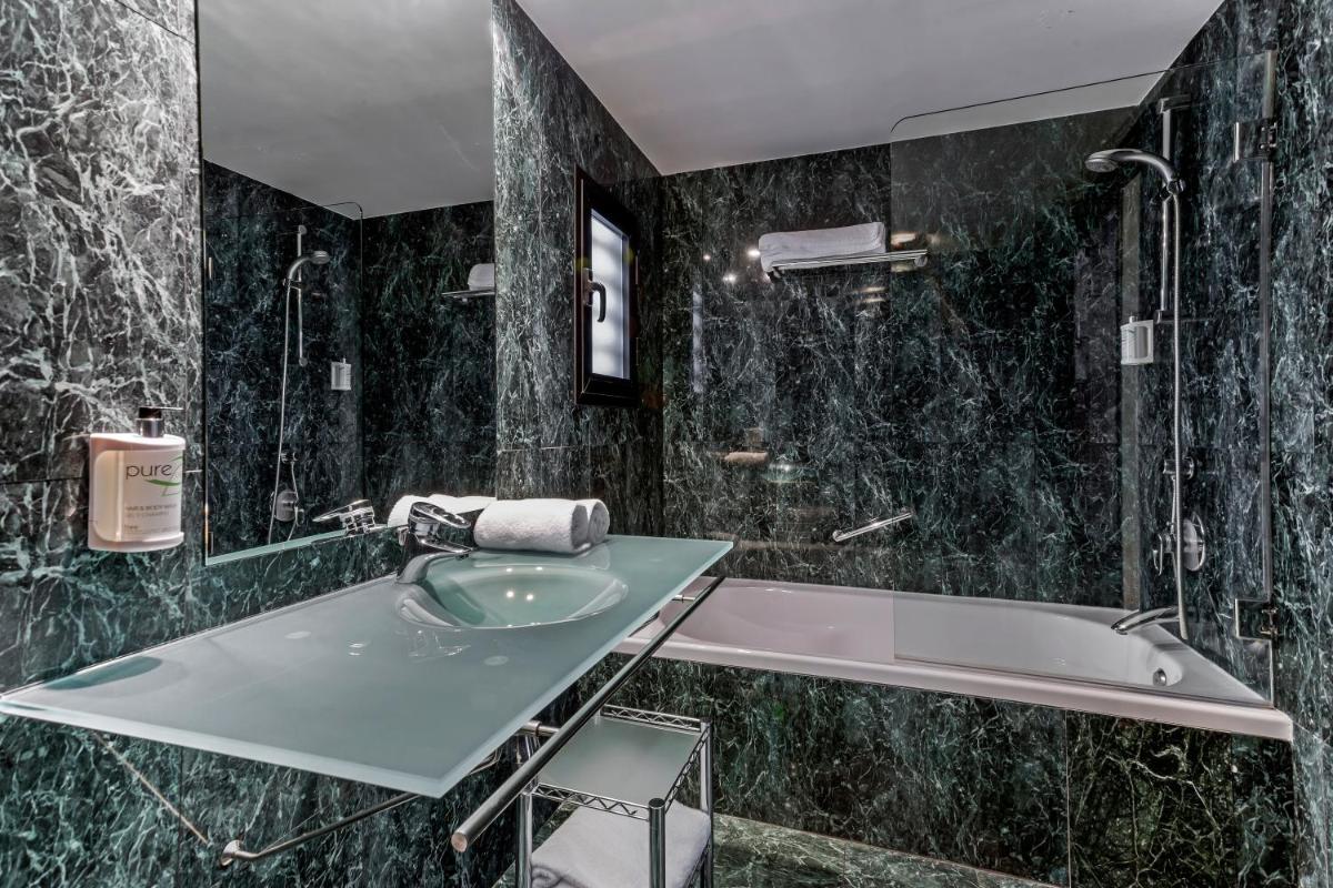 B&B HOTEL Zaragoza Los Enlaces Estación - Housity