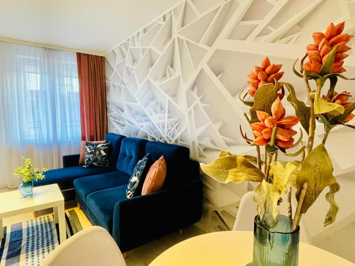 Blue Apartment close to Old Town - Hizvo
