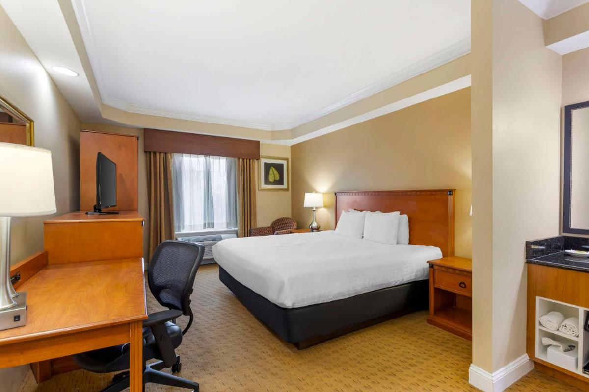 Best Western Plus Kingsland - Housity