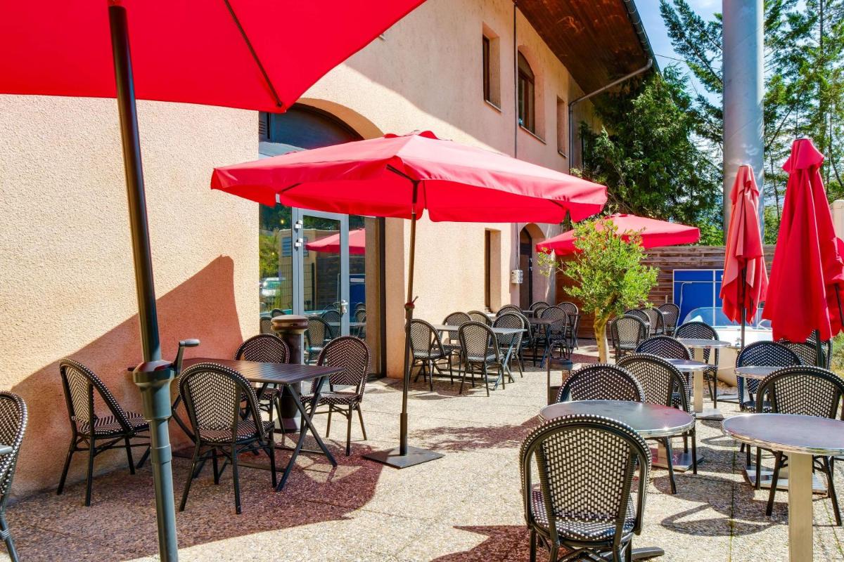 Restaurant ou autre lieu de restauration dans l'établissement Sure Hotel by Best Western Annecy
