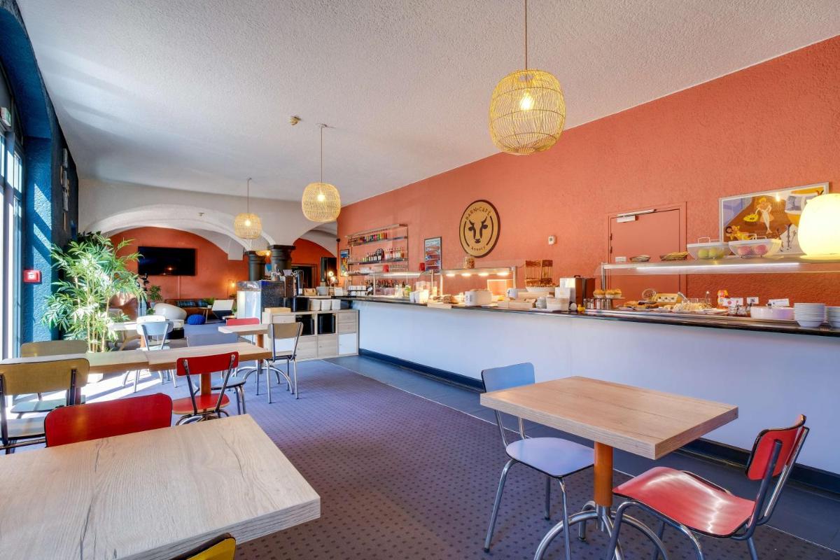 Nourriture dans l'hôtel ou à proximité