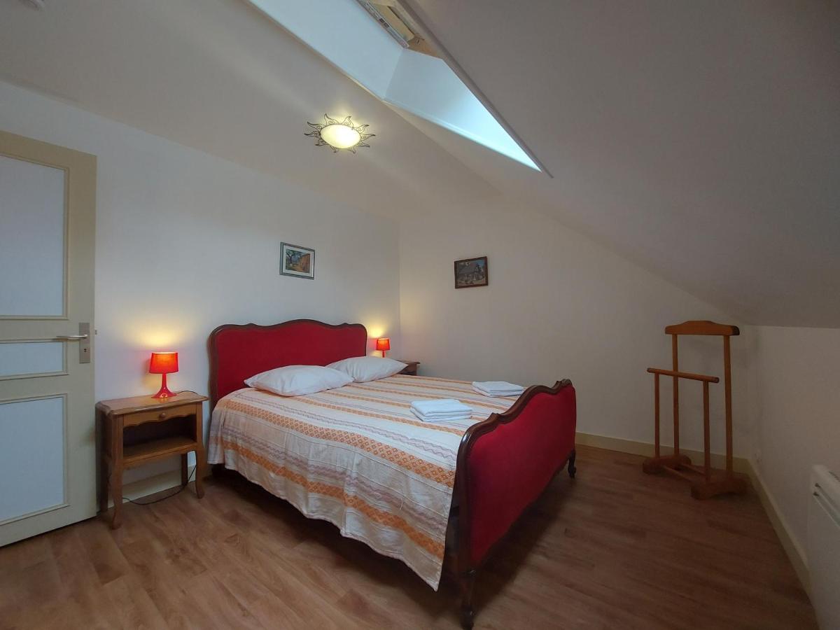 Maison spacieuse avec jardin, BBQ, table de ping-pong, proche commerces, pour 9 personnes et bébés - FR-1-581-96 - Housity