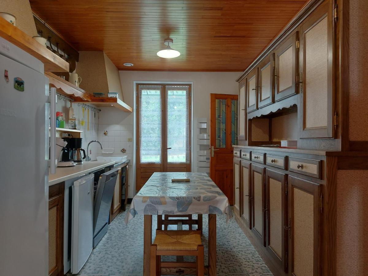 Maison spacieuse avec jardin, BBQ, table de ping-pong, proche commerces, pour 9 personnes et bébés - FR-1-581-96 - Housity