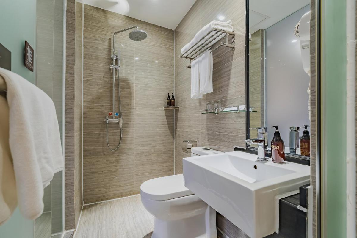 Insail Hotels (Pazhou Exhibition Center KeCun Metro Station Dunhe Road Branch Guangzhou) - Housity