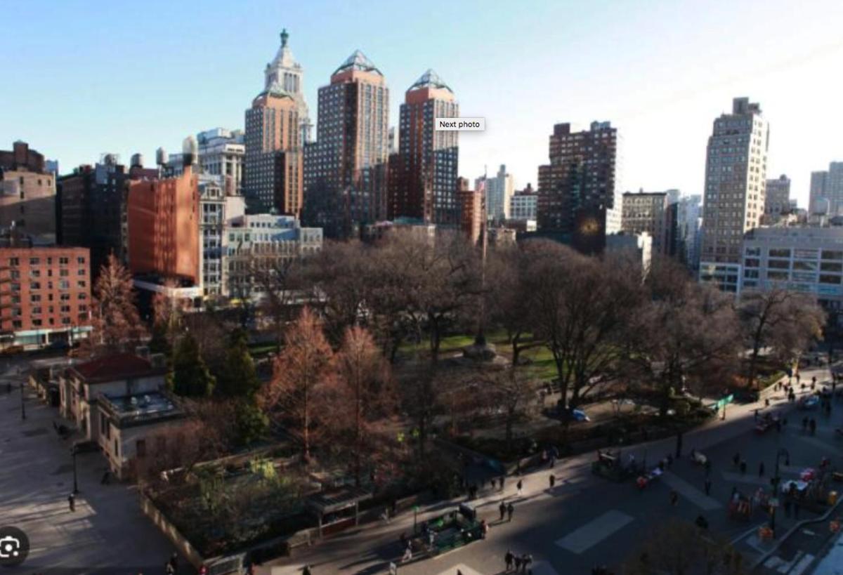 Lovely Room at 3 bedroom Apt at the heart of East Village - Housity