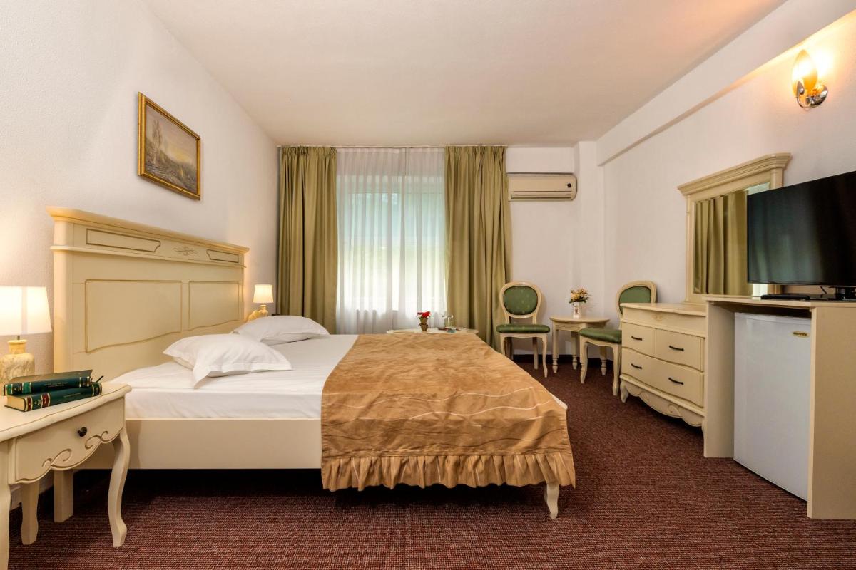 Hotel Cornul Vanatorului - Housity
