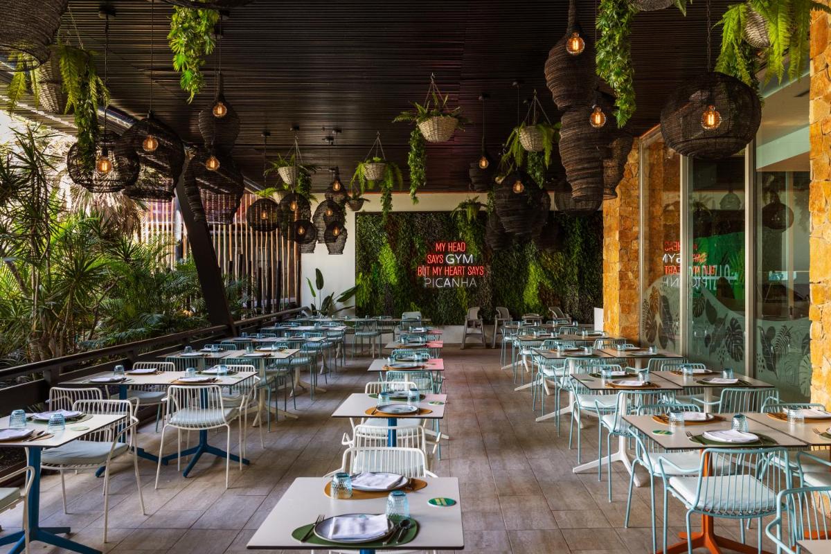 Un restaurante o sitio para comer en Barceló Fuerteventura Mar
