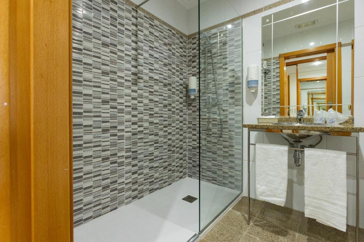 Un baño de Hotel Alfonso I