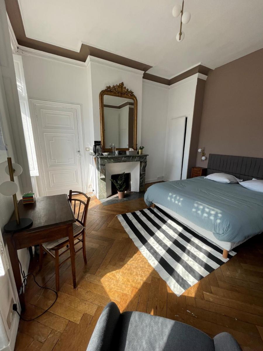Suitetrails - Chambre Comtesse - Climatisée - Proximité métro