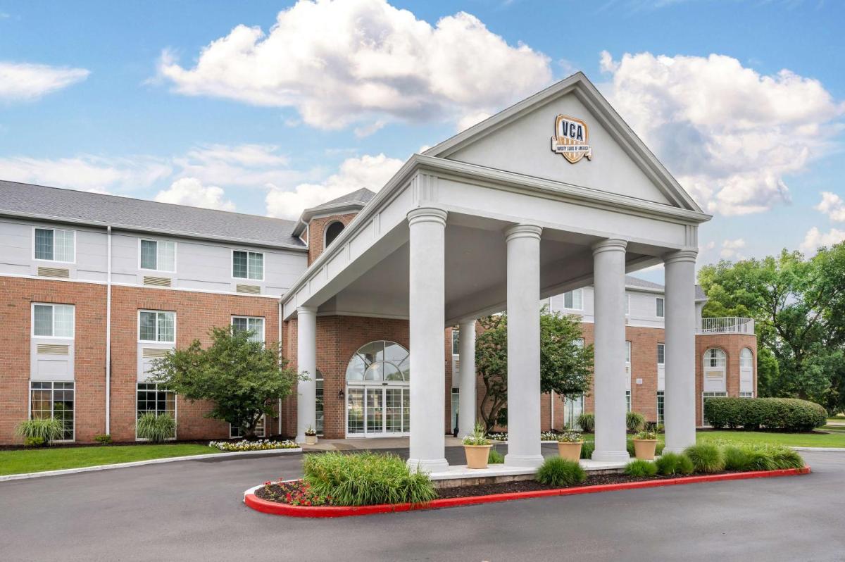 Hilton Vacation Club Varsity Club South Bend, IN - Housity