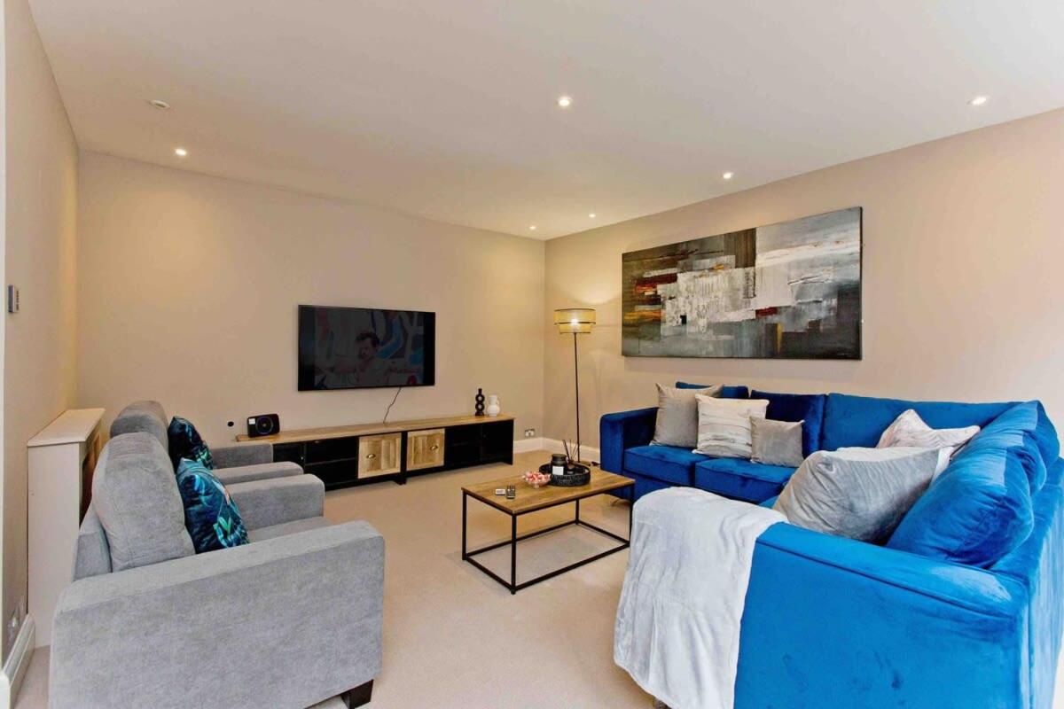 Suitetrails - Stunning 3 bed Mews With Rooftop Terrace