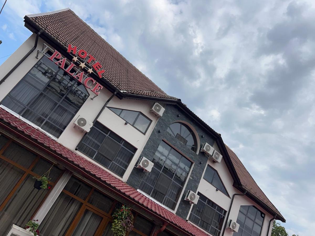 Hotel Palace - Housity