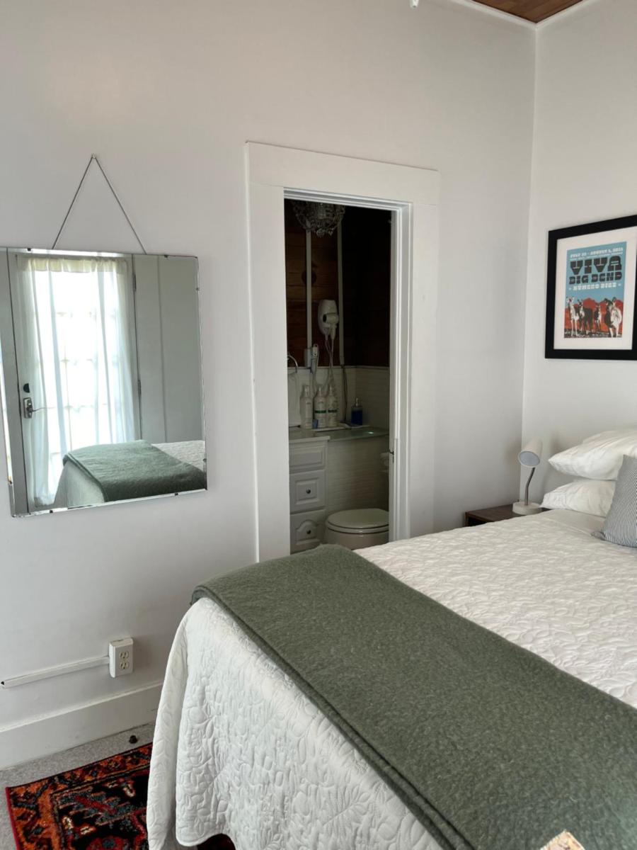 Dragonfly Cottage 1 of 5 listings downtown - Housity