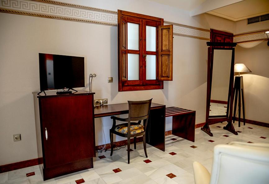 Hotel Don Miguel Plaza - Housity
