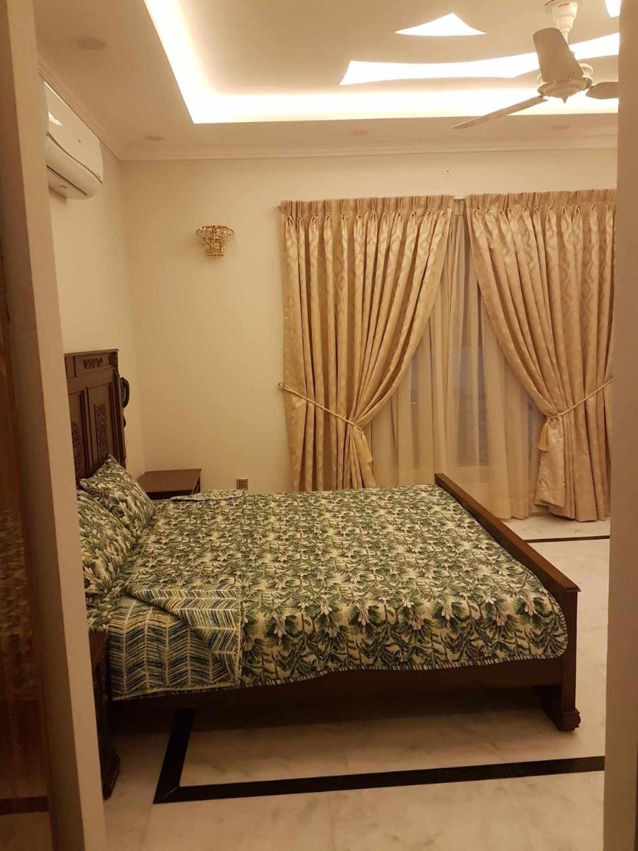 Royal Palace Hotel - Housity