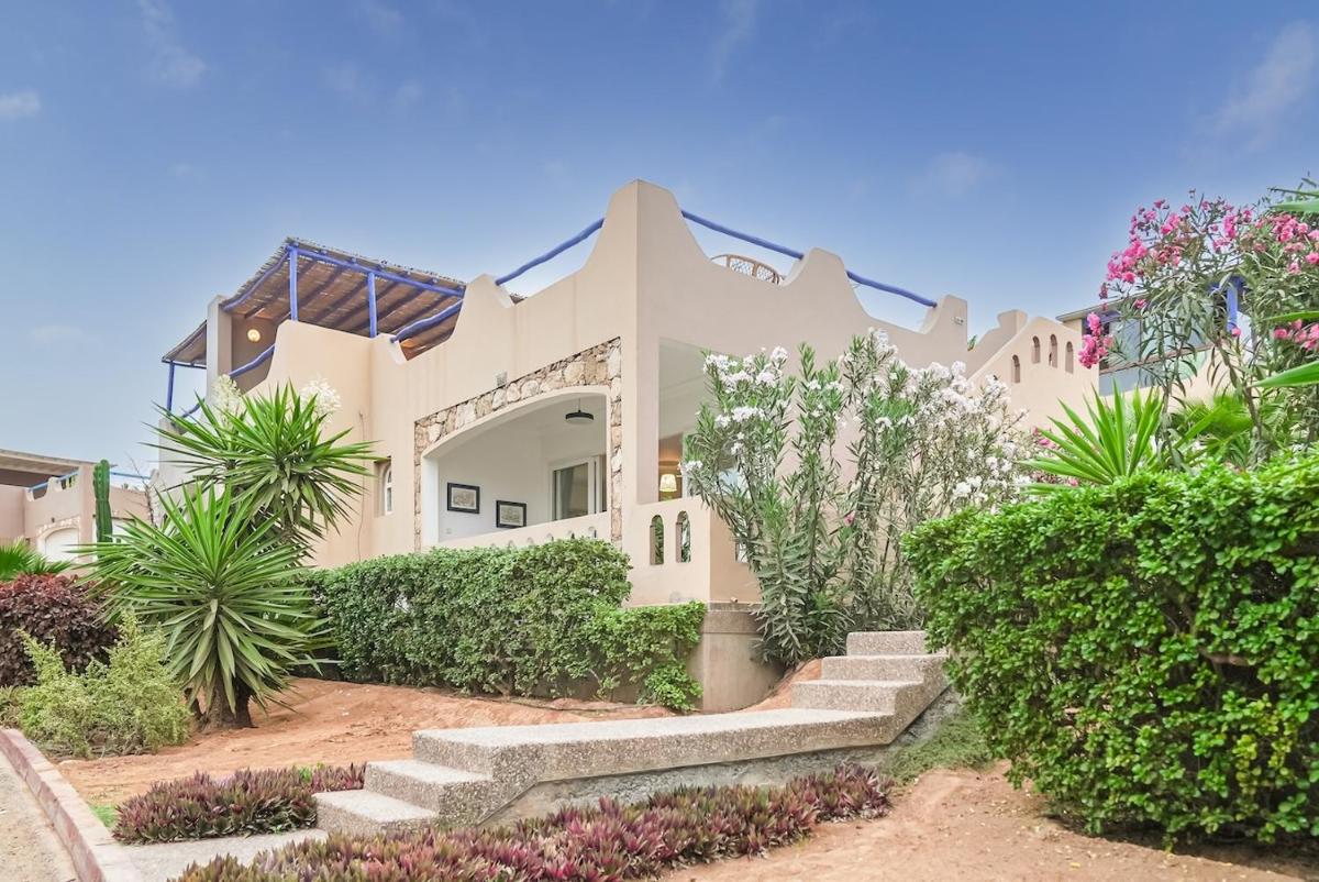 Ocean Breeze 2BR Escape Walk to the Waves - Housity