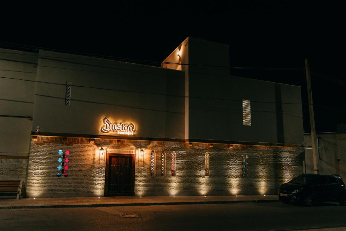 DUSTON Boutique - Housity